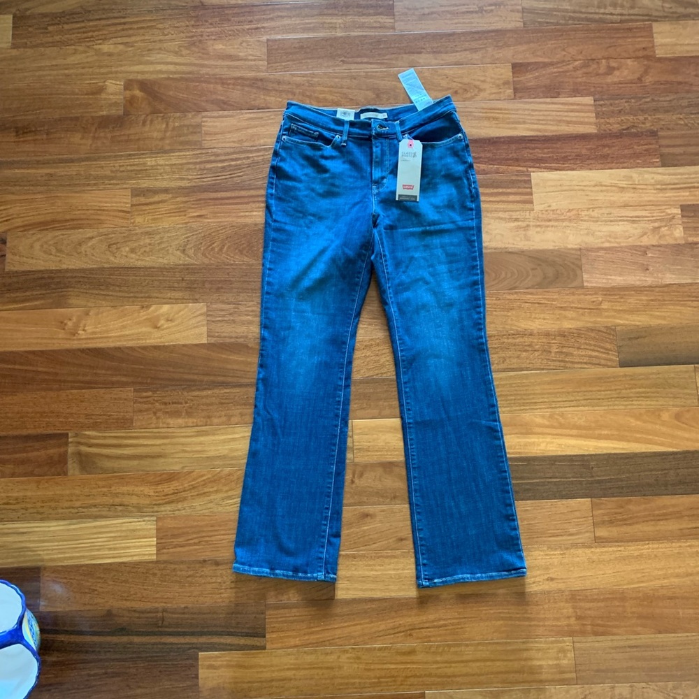 CLASSIC MID-RISE BOOT CUT LEVI JEANS